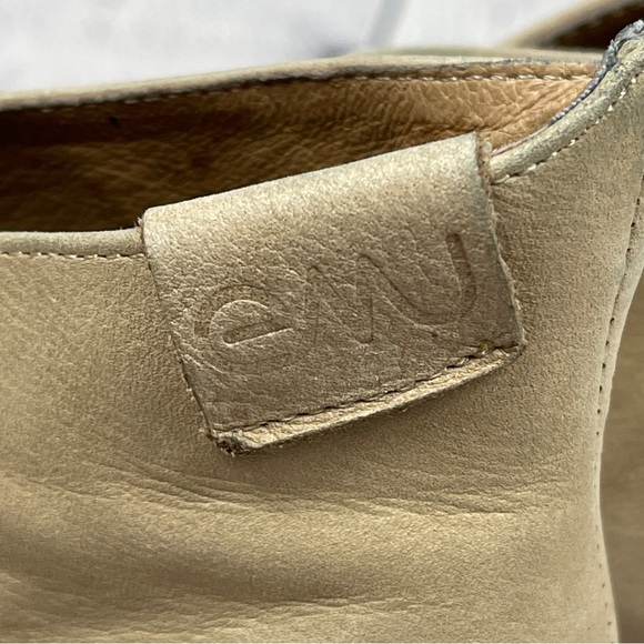 EMU Australia women's Lyndon leather ankle wedge boot color - Bone, size 7 M US - Picture 2 of 10